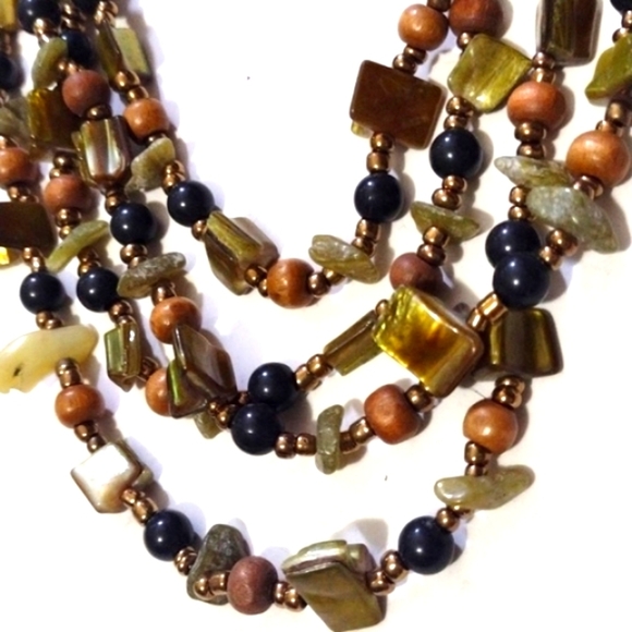 VINTAGE MULTI-COLORED MULTI-STRAND SHELL & STONE CHIPS BEADED 19-22" NECKLACE - Picture 5 of 9